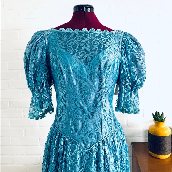 70s Lace Dress made in US by JC Penney - Picture 3 of 9